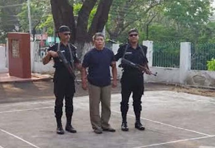 বান্দরবানে কেএনএফের প্রধান সমন্বয়ক চেওসিম বম গ্রেফতার