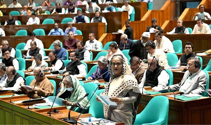 মালয়েশিয়ায় কর্মী পাঠাতে ব্যর্থতায় দায়ীদের বিরুদ্ধে ব্যবস্থা নেয়া হবে: প্রধানমন্ত্রীর হুঁশিয়ারি