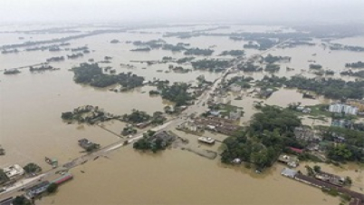 বন্যার্তদের পাশে দাঁড়াতে প্রধান উপদেষ্টার ত্রাণ তহবিলে অনুদান